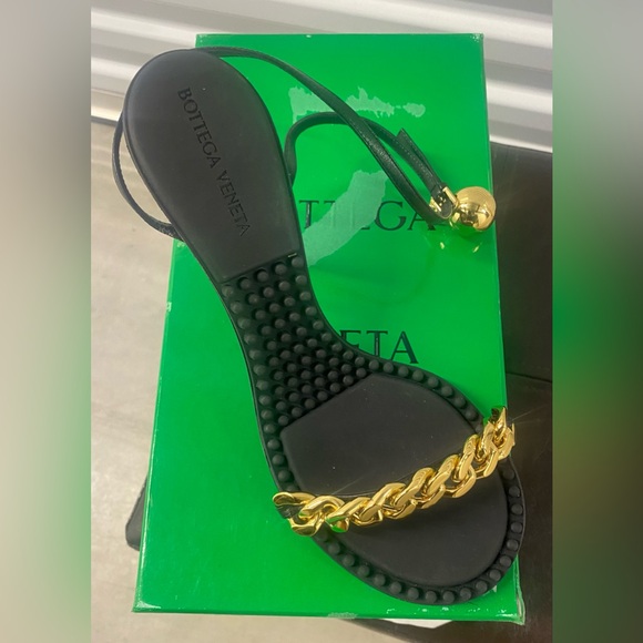 Bottega Veneta
Black and Gold ball High-Heeled Sandal - Picture 6 of 15